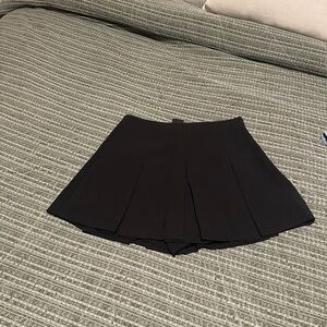 NWT LuLu’s Pleated Black Dress Skirt